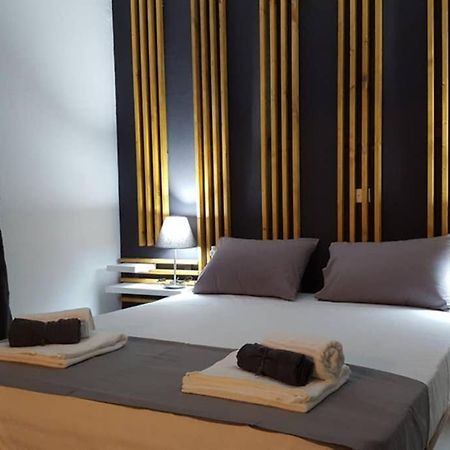 Apartment In The Heart Of The City 5 라리사 외부 사진