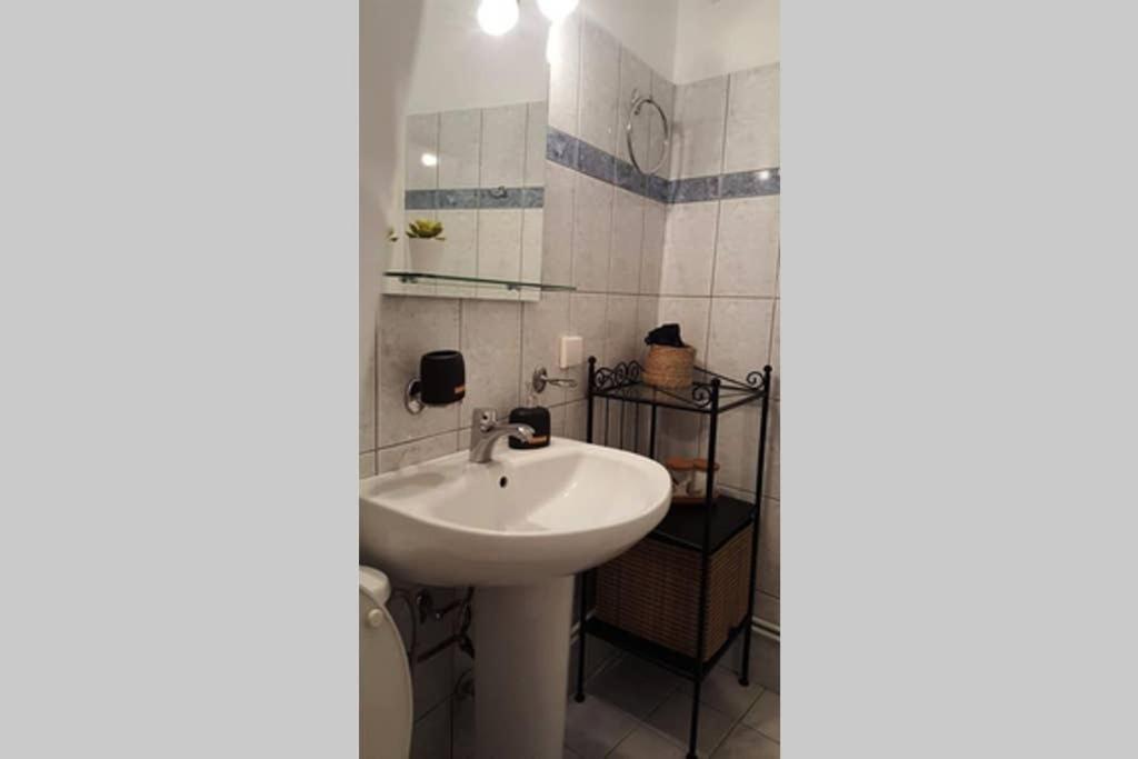Apartment In The Heart Of The City 5 라리사 외부 사진